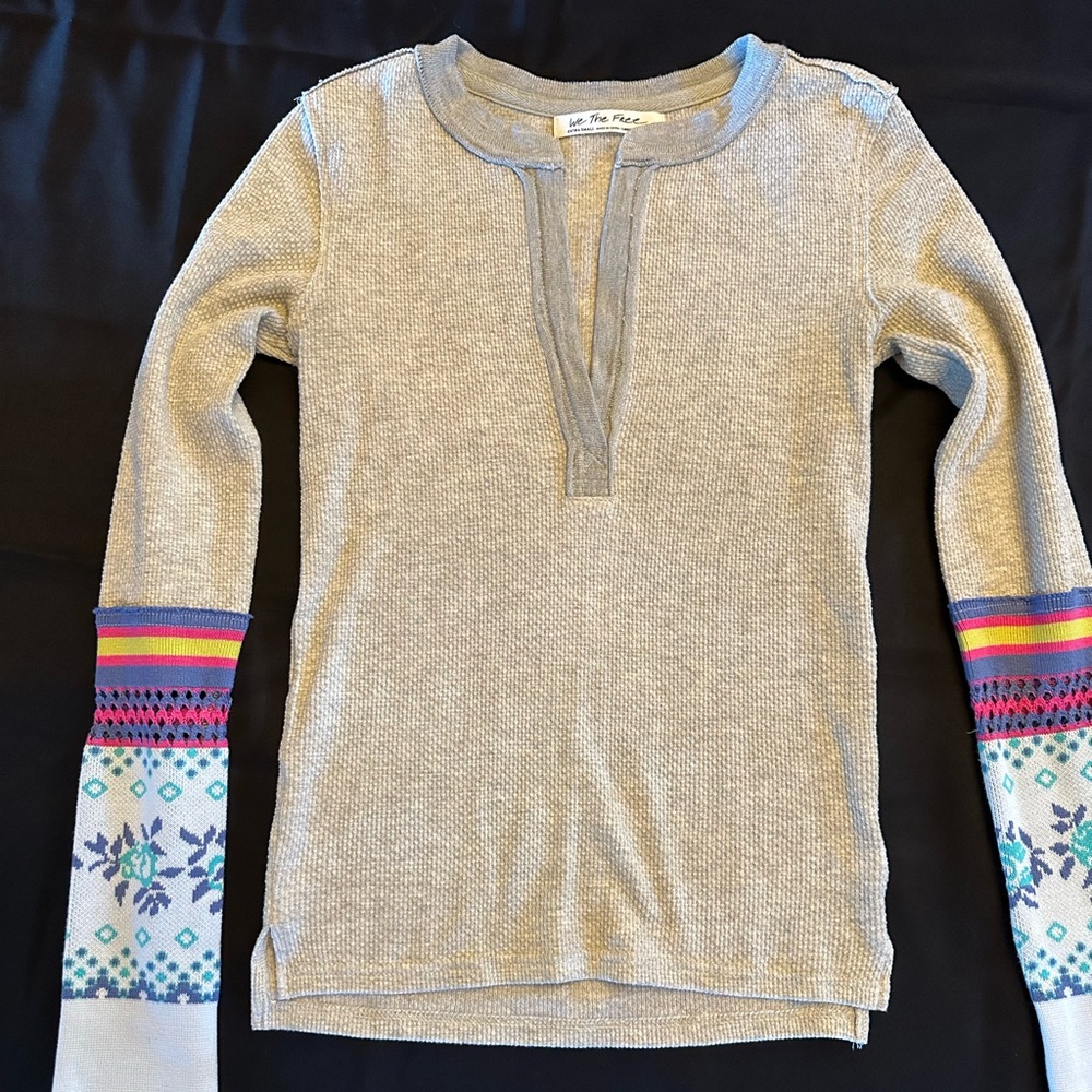Free People Mikah layering thermal cuff. XS color grey. Excellent condition.